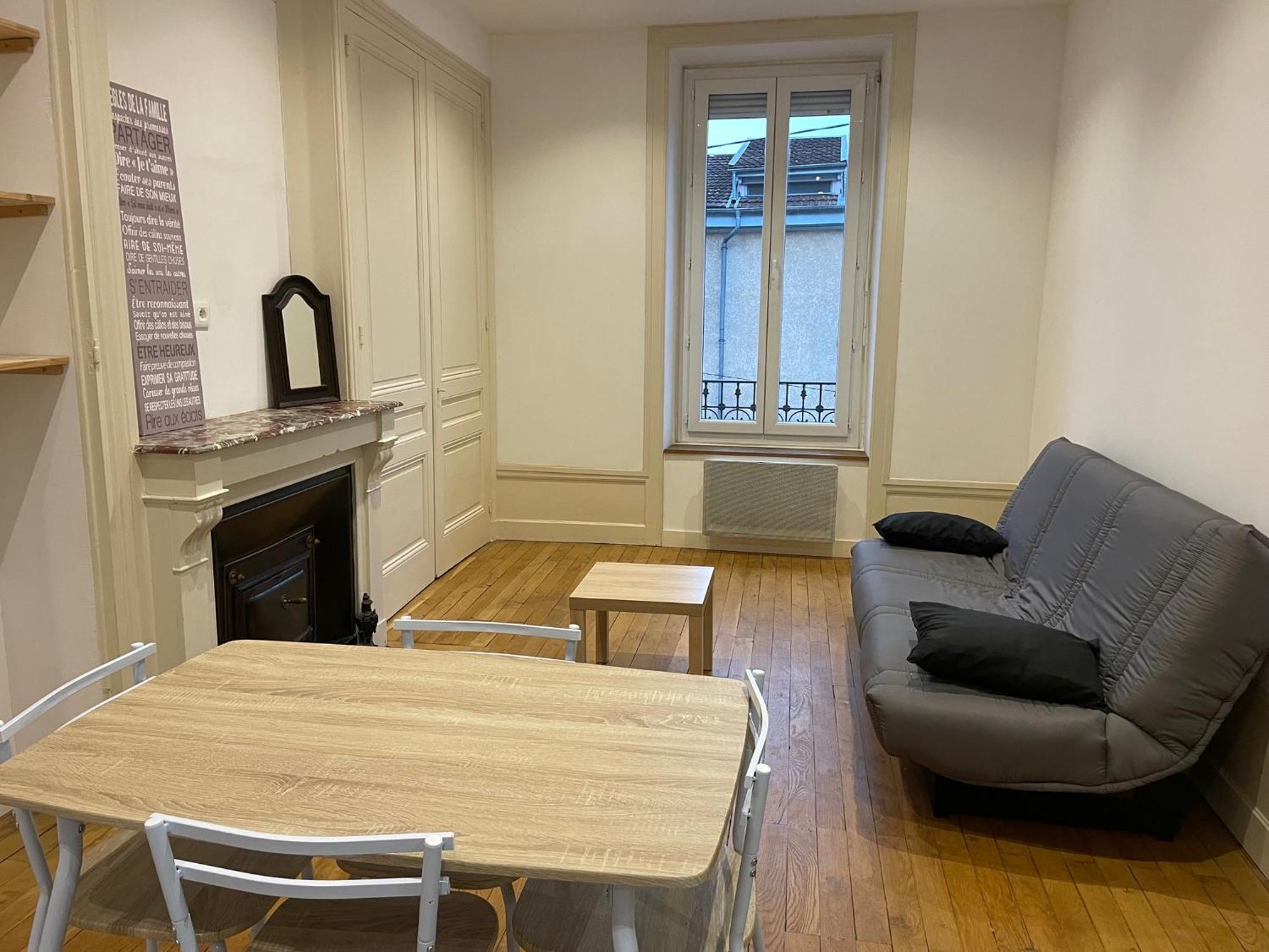 6 Couchages Proche Centre Location Tarif Special Longue Duree Caluire-et-Cuire