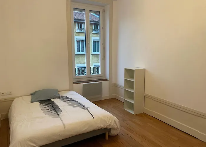 6 Couchages Proche Centre Ville Location Tarif Special Longue Duree